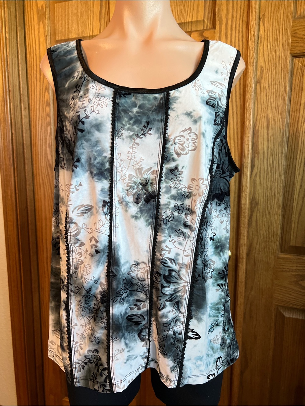 Black & White Floral Satin Tank Top - Scoop Neck